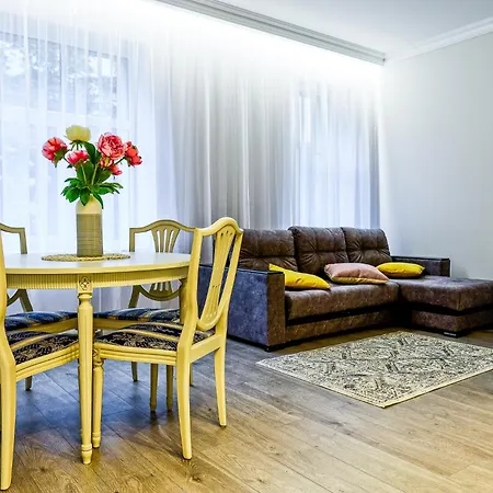 Superb In Centre Апартаменты *
