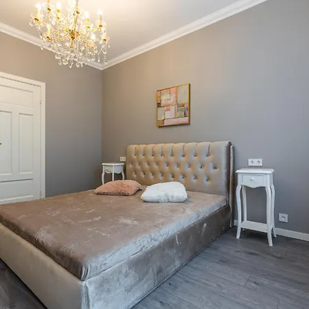 Superb In Centre Apartment